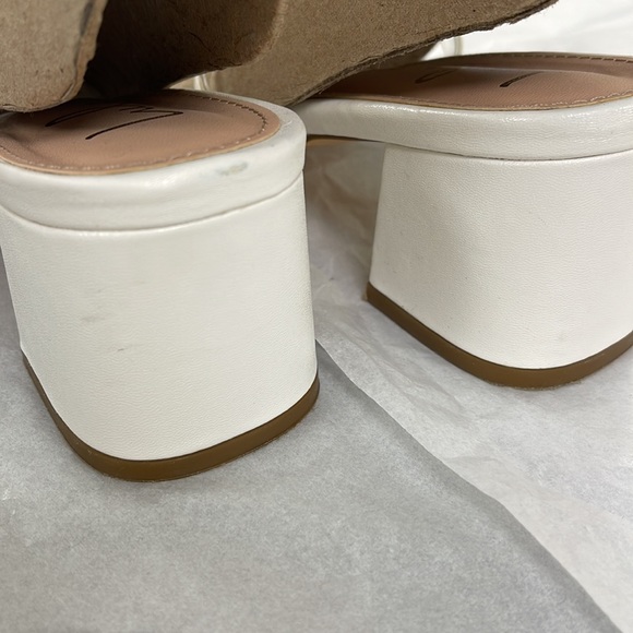 ❤️Lulus sandals❤️ - Picture 3 of 6